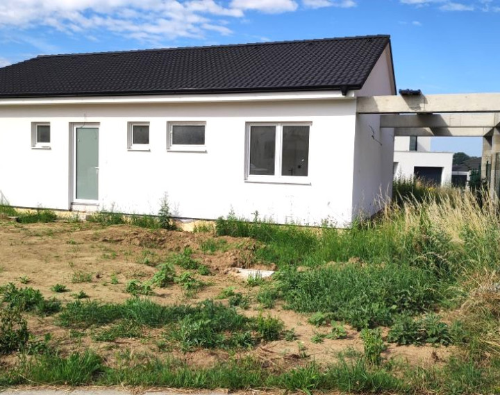 NOVOSTAVBA 4-IZBOVÉHO BUNGALOVU V SOKOLOVCIACH – 100 m²