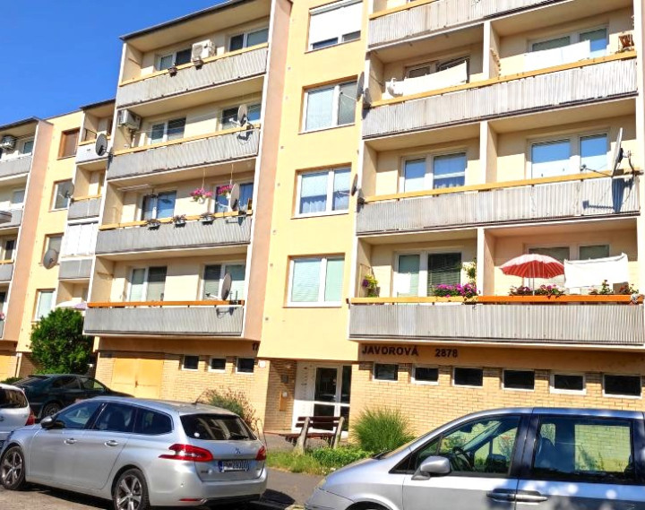 3-izbový byt s veľkou loggiou po rekonštrukcii, Javorova Piešťany