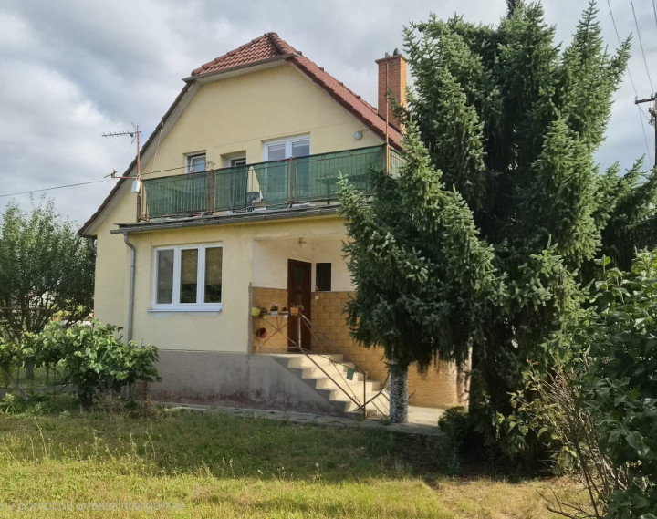 RODINNÝ DOM S DVOMI BYTOVÝMI JEDNOTKAMI – INOVECKÁ ULICA, TRENČÍN