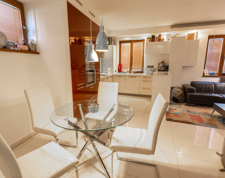 Na predaj výnimočný 3-izbový rodinný dom, 249 m², Vajnory