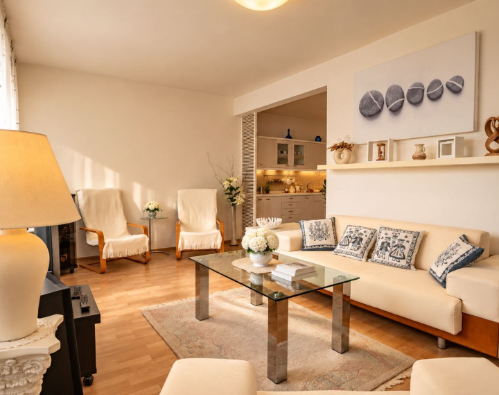 Na prenájom priestranný 3-izbový byt s lodžiou, 101 m², nádherný výhľad na Bratislavu,Zadunajská cesta, Petržalka, od 10/2026