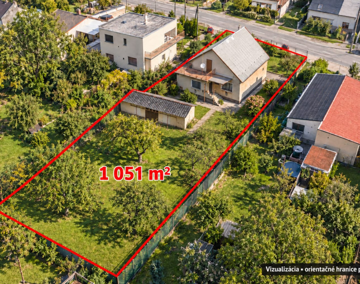 DOM S POTENCIÁLOM A VEĽKOU ZÁHRADOU – PREJTA, POZEMOK 1 050 m²