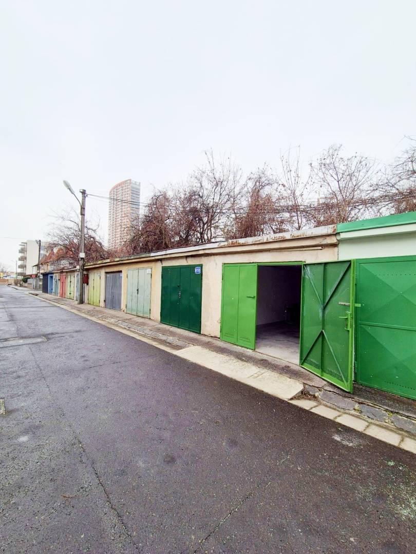 Na predaj garáž, 18 m², Gusevova ul., Bratislava - Mlynské Nivy