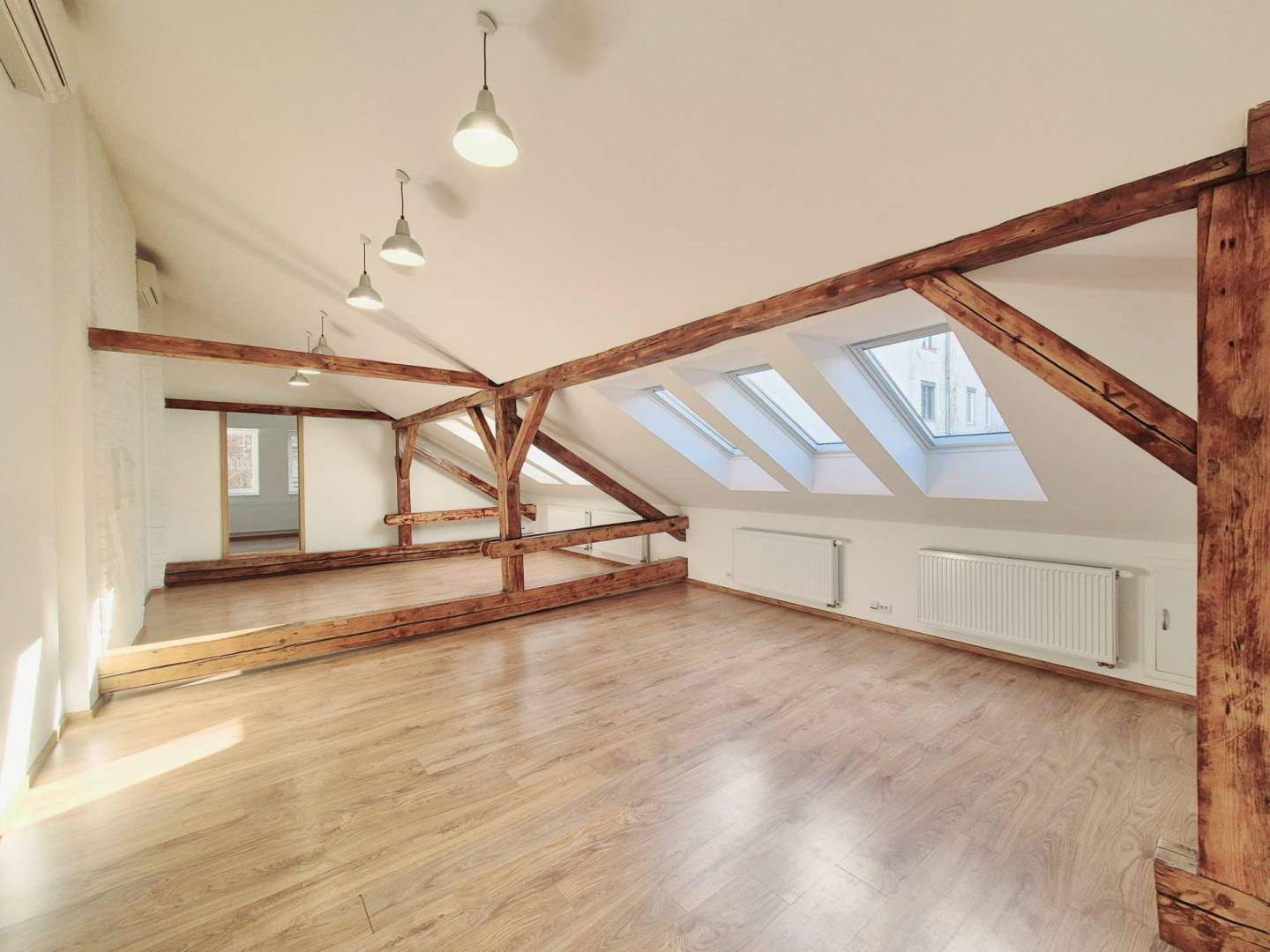 Administratívny priestor, 111 m², Jakubovo nám., klimatizovaný, voľný