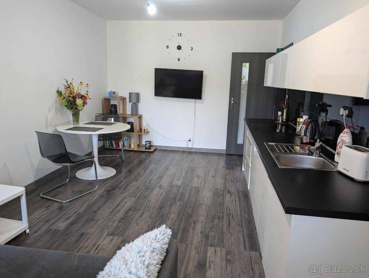 Predaj 3 izbový moderný byt v centre s balkónom