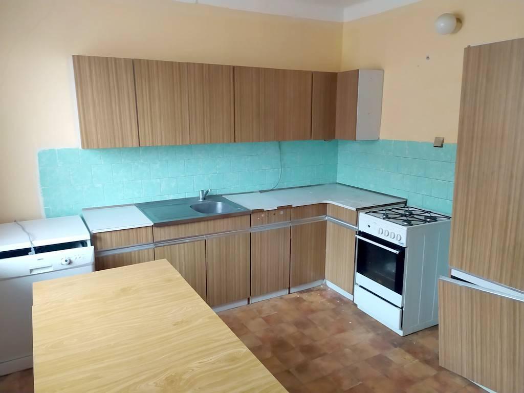 Priestranný dvojgeneračný dom s veľkým pozemkom  - Vrbové