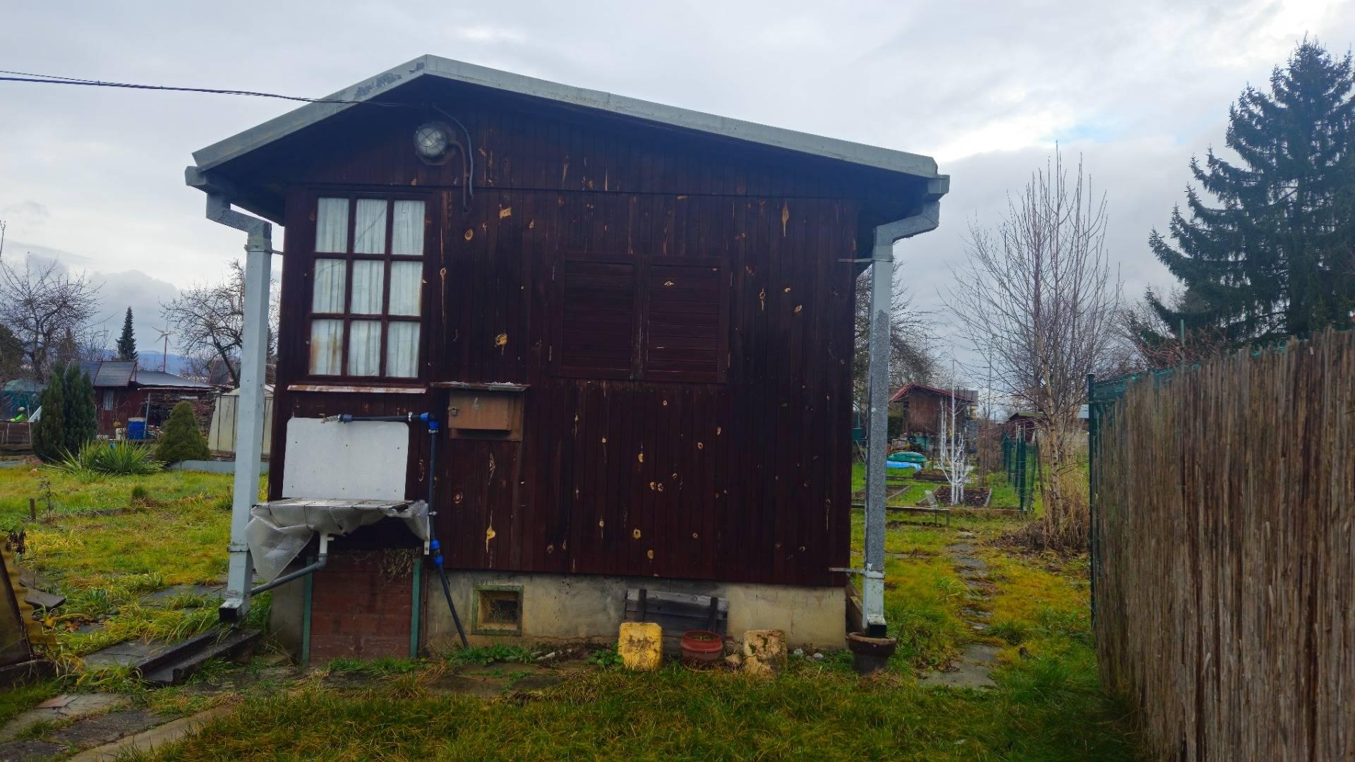Záhradná chata s pozemkom Nová Dubnica