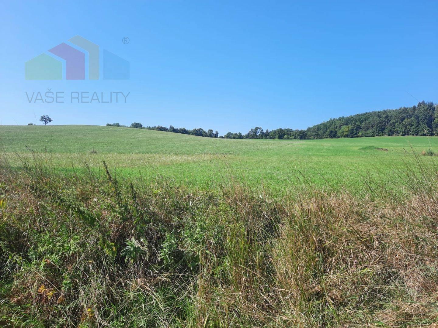 Stavebný pozemok 751 m2  Lednické Rovné-Medné