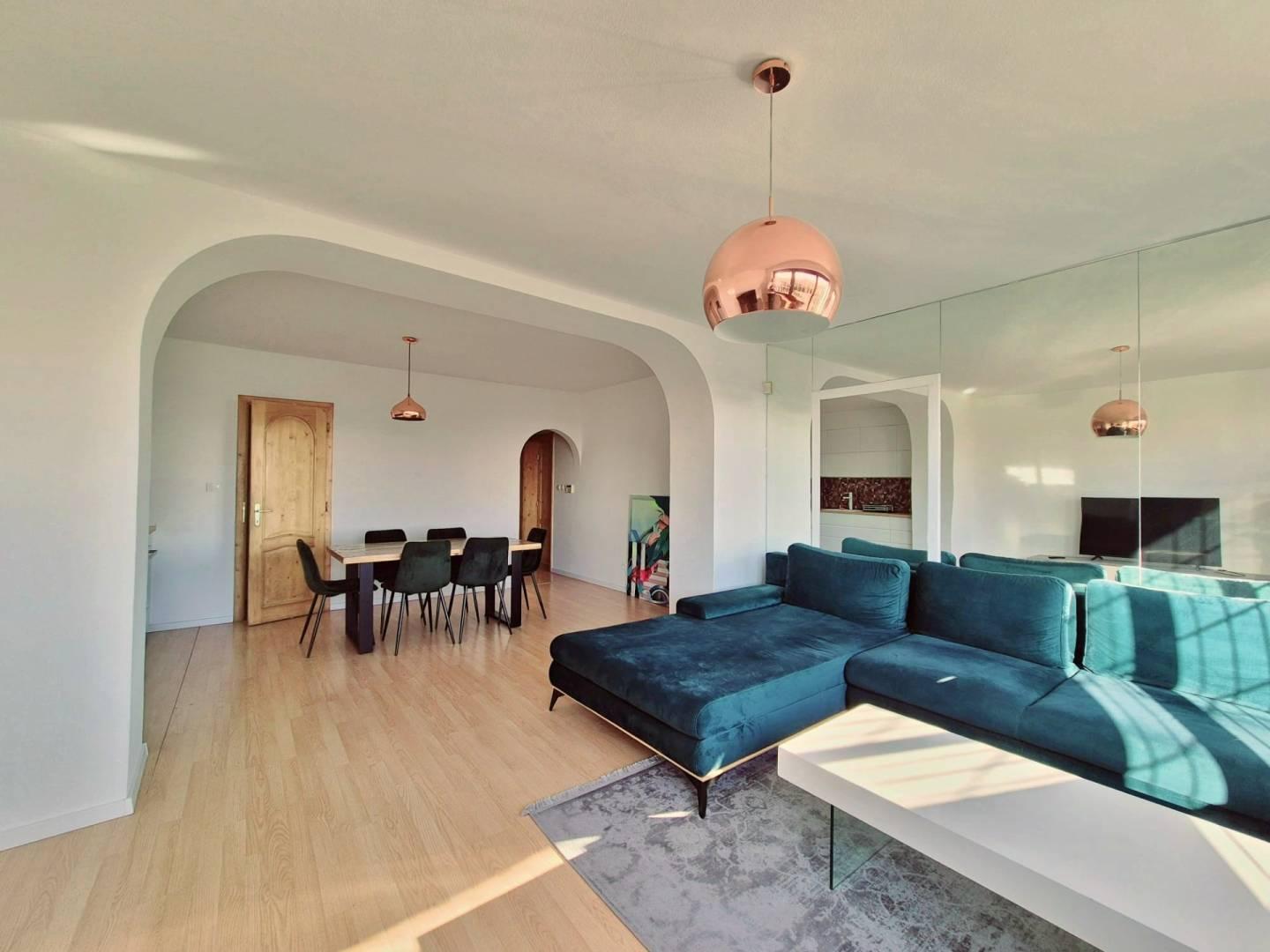 Na prenájom krásny veľký 3-izb. byt, 105 m², Červeňová ul. Staré Mesto