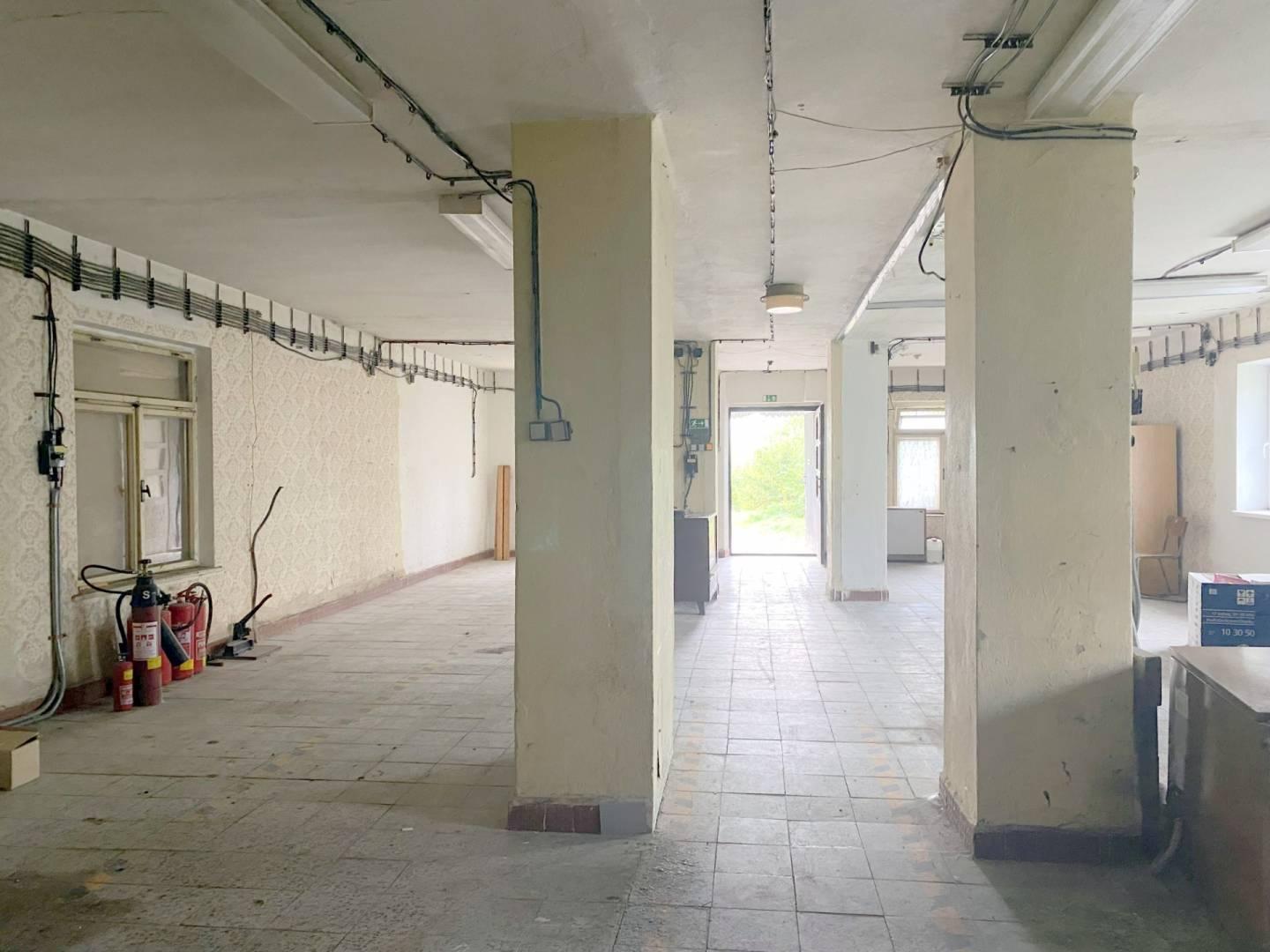 Komerčná budova - Ilava - centrum mesta