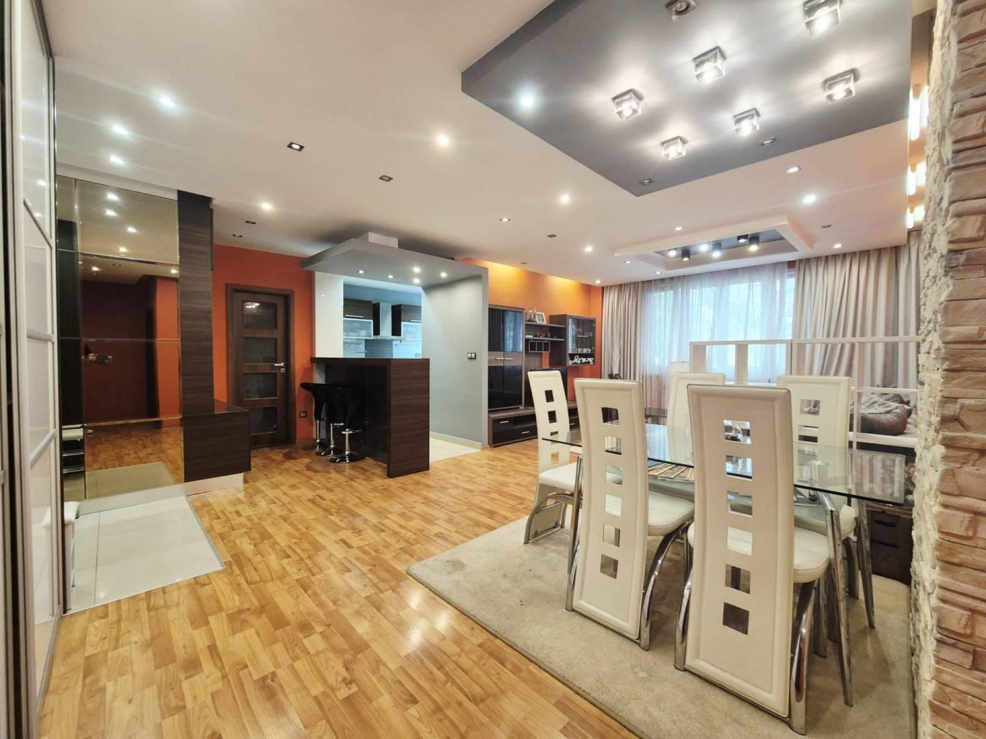 Na prenájom 3-izbový byt s balkónom, 97 m², Tallerova ul., Staré Mesto