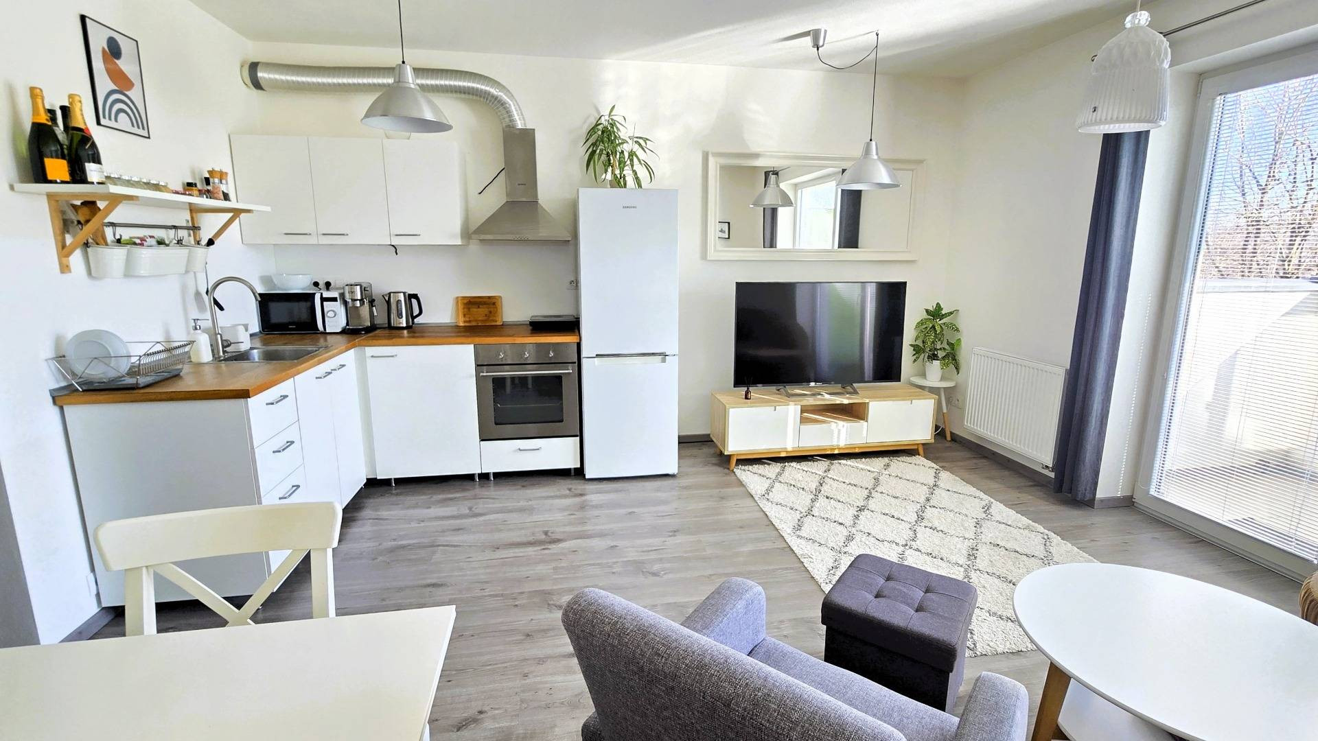 PREDANÉ Štýlový slnečný 2 izb byt v Novostavbe, terasa, balkón