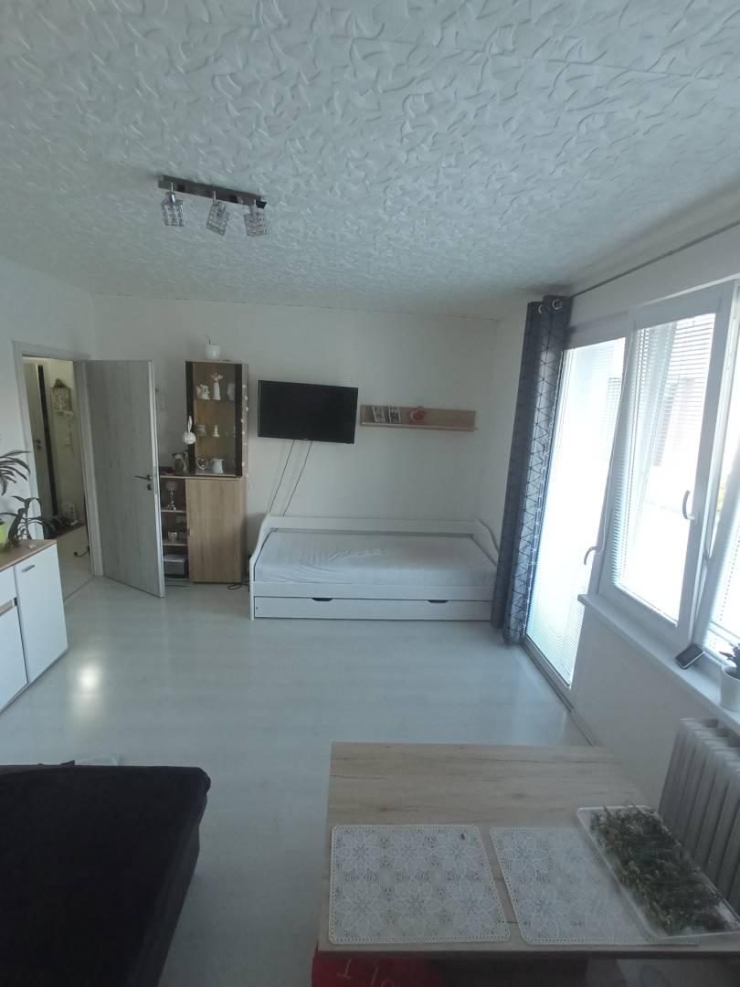 Na predaj 2 izbový byt s balkónom Brezová pod Bradlom