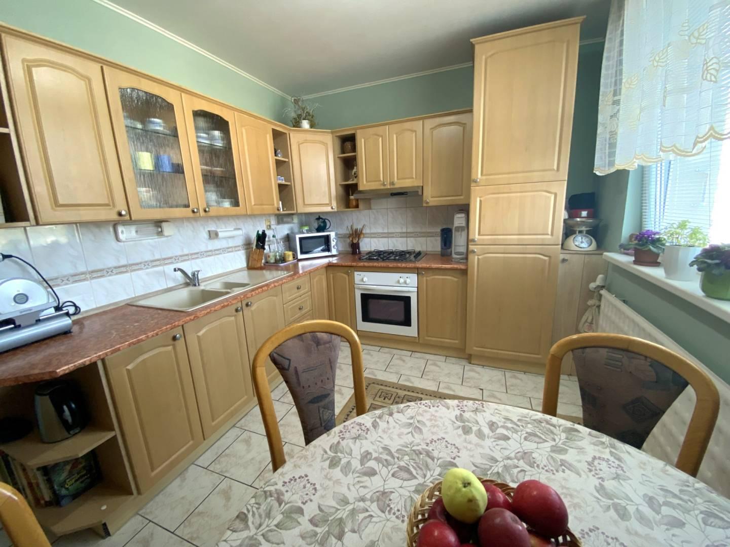 Veľký, slnečný 3 izbový byt, Nemšová, 74 m2