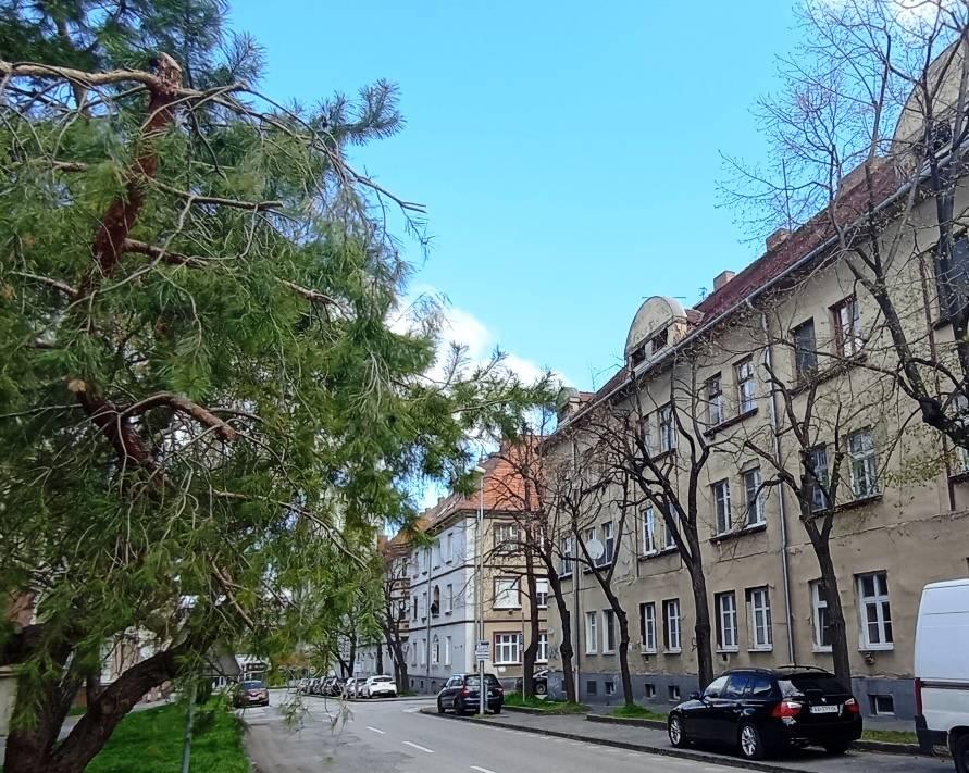 REZERVOVANÉ! Výnimočný byt / výnimočná lokalita /85m2/ Staré Mesto