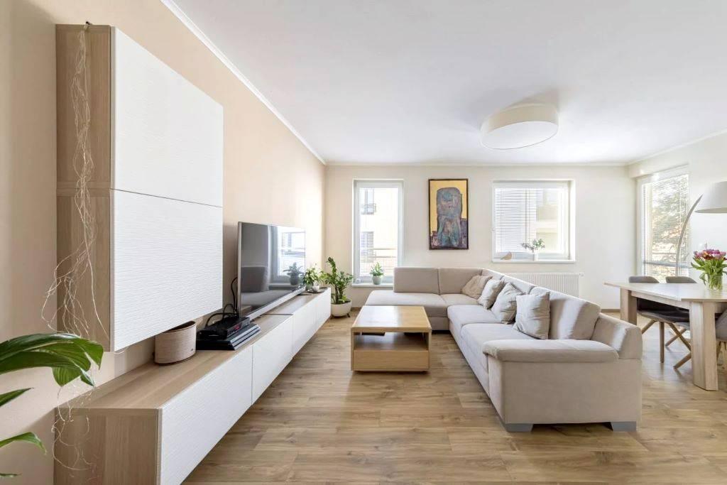 Priestranný 92m2 3-izbový byt s parkovacím miestom - Piešťany centrum