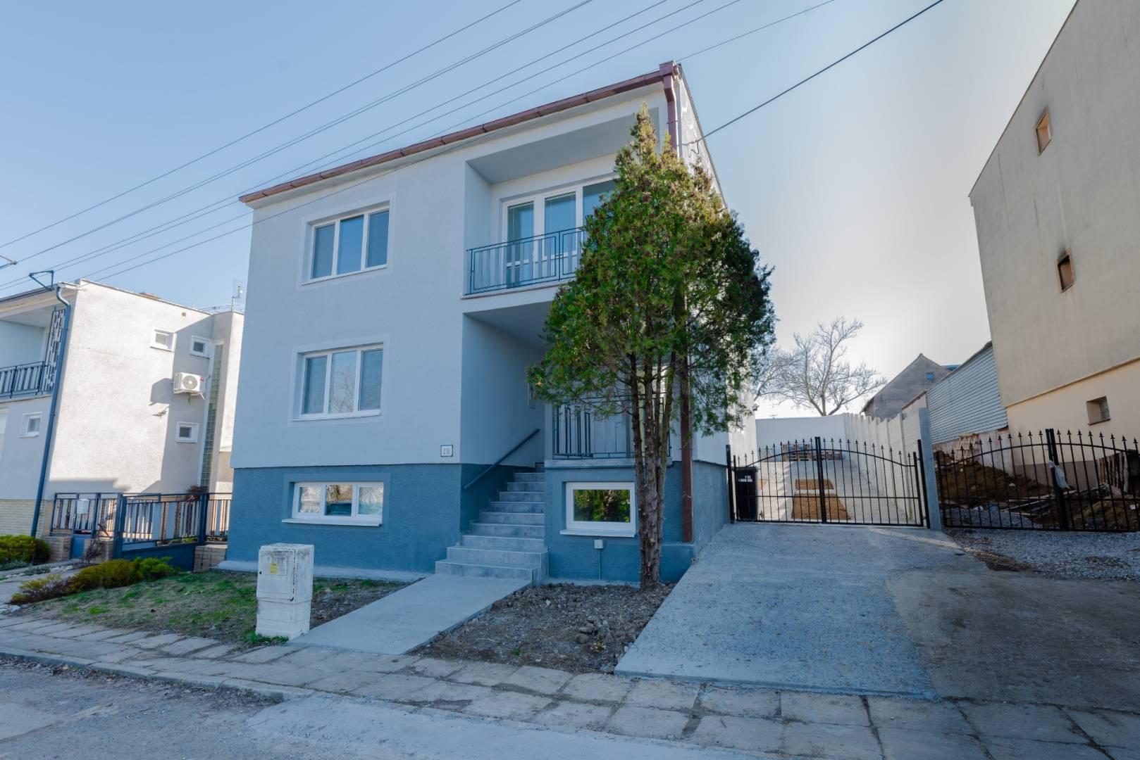 Na predaj 4-izbový rodinný dom 207 m², pozemok 331 m², Koválov, Senica