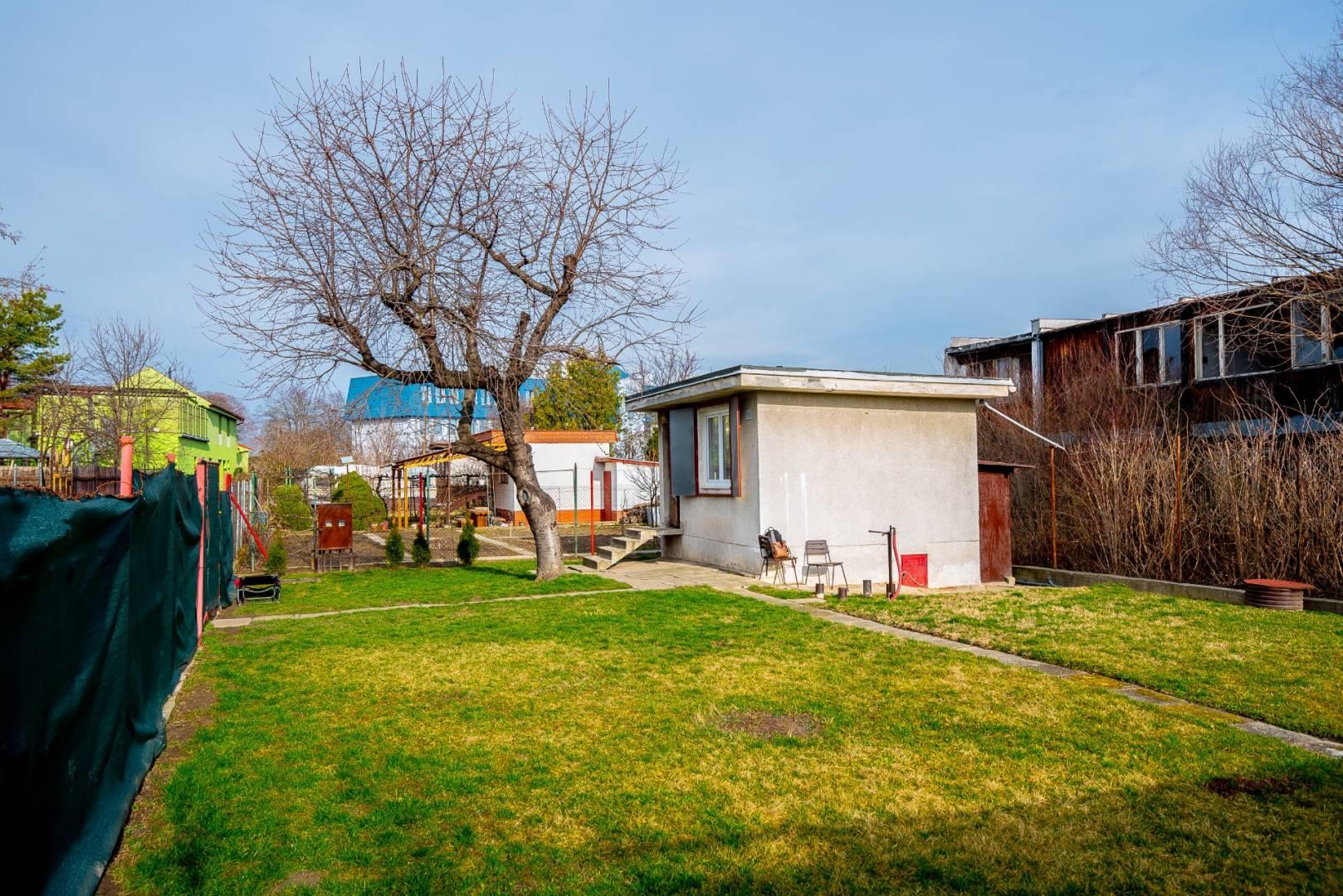 Záhradná chatka s pivnicou, Bratislava, Ulica Svornosti