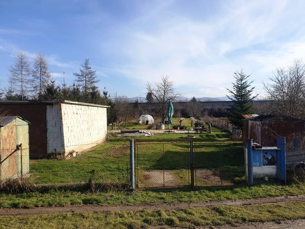 Stavebný pozemok o výmere 1523 m2, UPI pre výstavbu polyfunkcie - NMnV