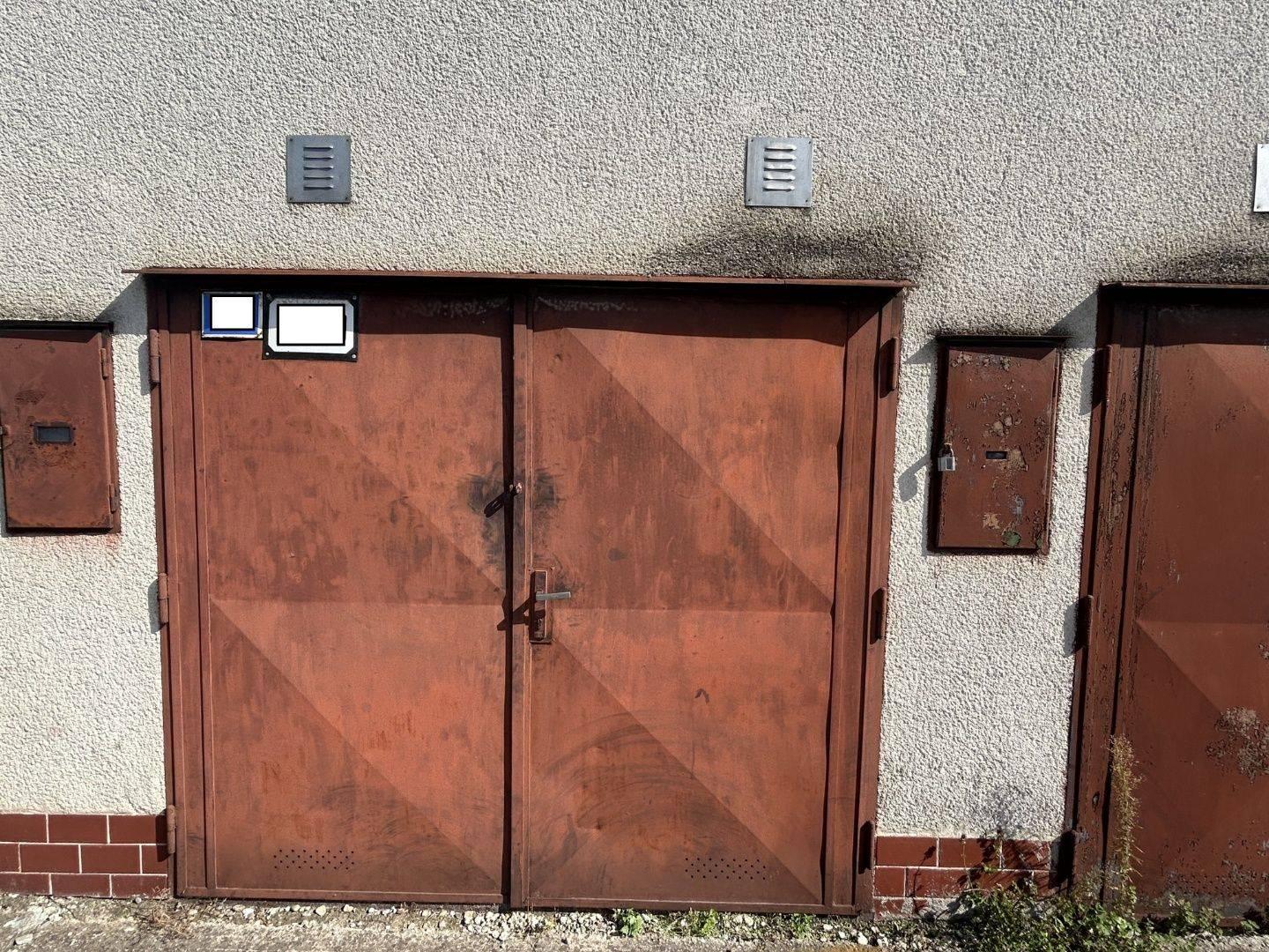 Garáž na predaj Trenčín, Žabinská ulica