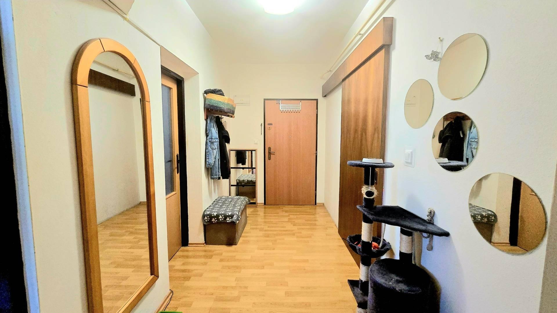 Priestranný 3-izbový byt (72 m² + balkón) – Sokolovce, výhodná kúpa !