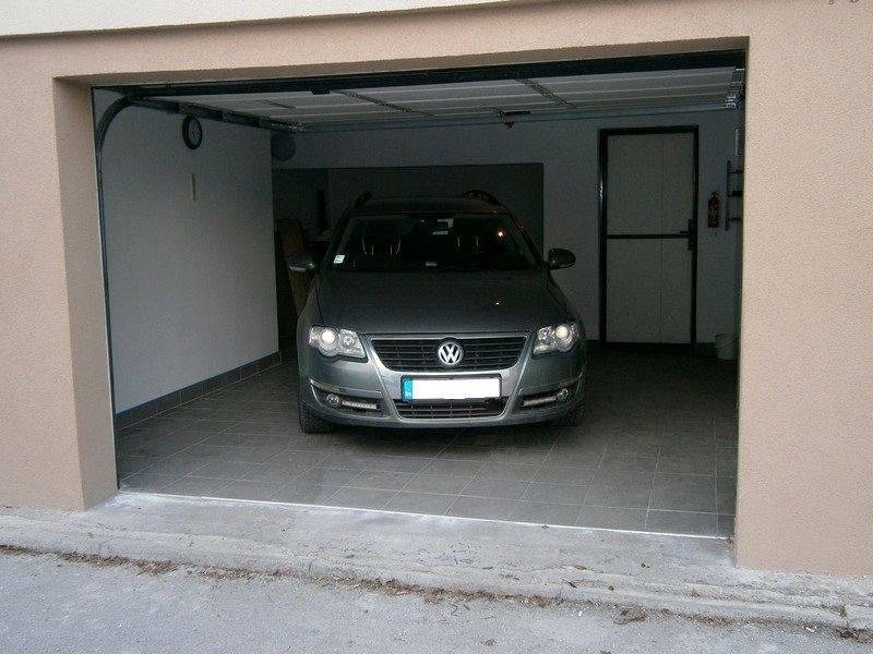 Na prenájom garáž 32m2 - Vodárenská ulica, Piešťany