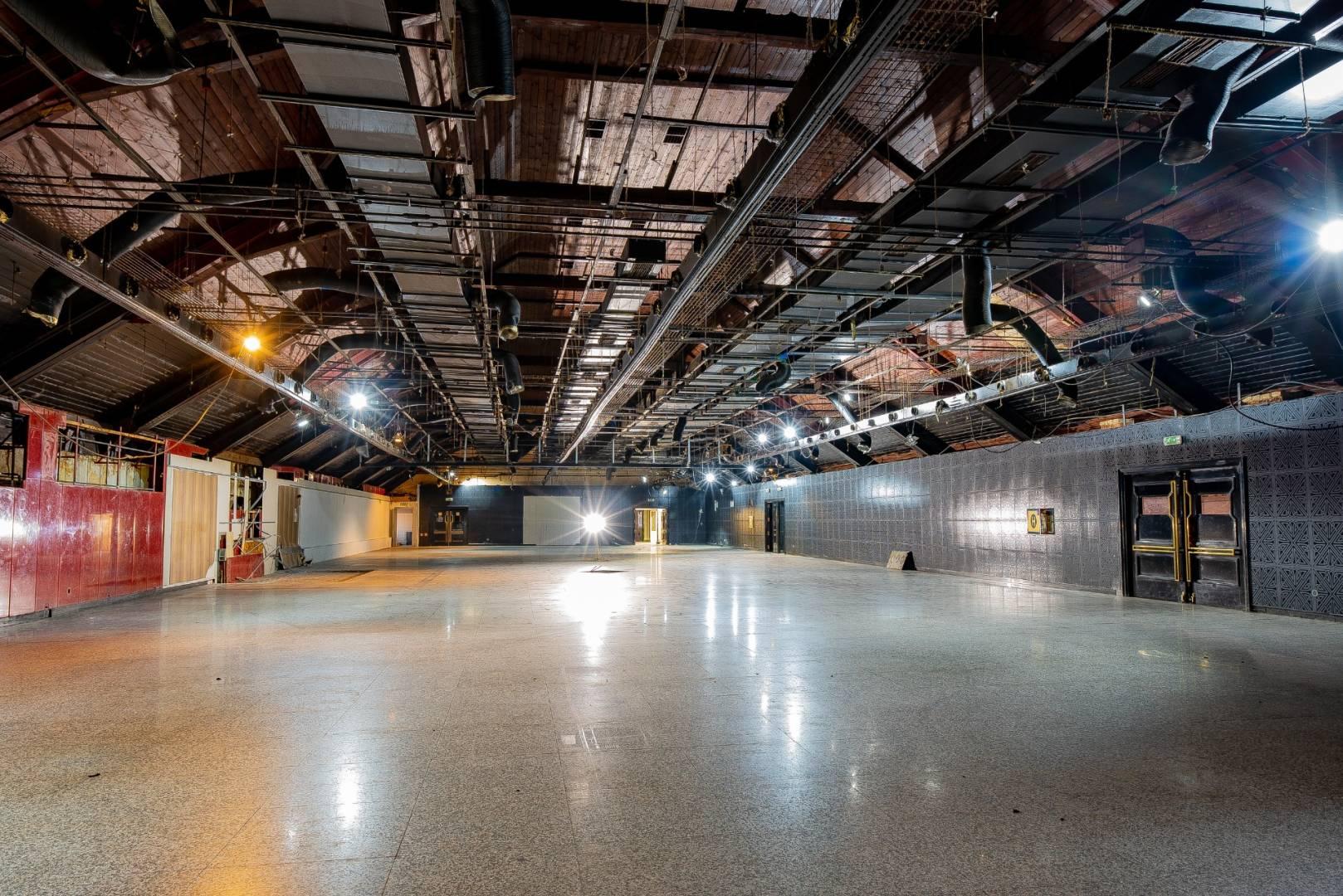 Obchodný priestor, 1207 m², Cintorínska ul, BA–I Staré Mesto