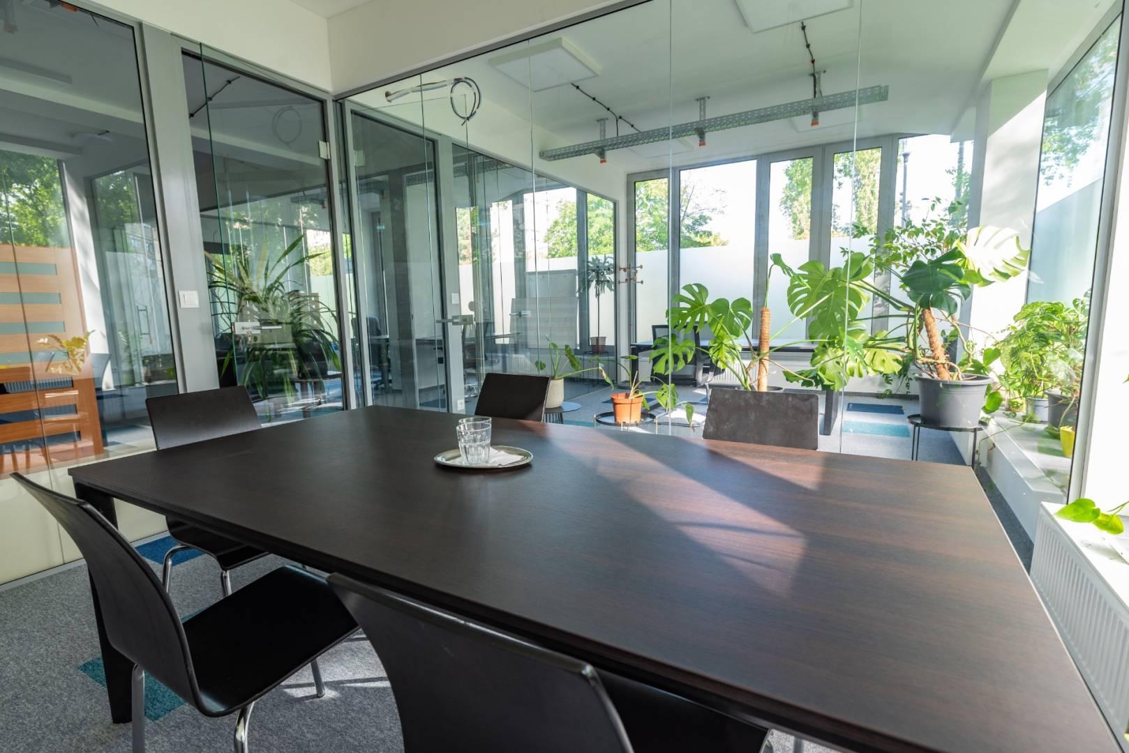 Na prenájom krásne kancelárie, 14 – 156 m², Račianska ul.,ihneď voľné