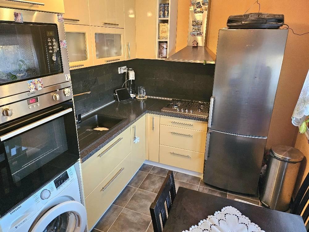 3 izbový byt Bánovce nad Bebravou / CENTRUM / LOGGIA / KOMPLETNÁ REKO