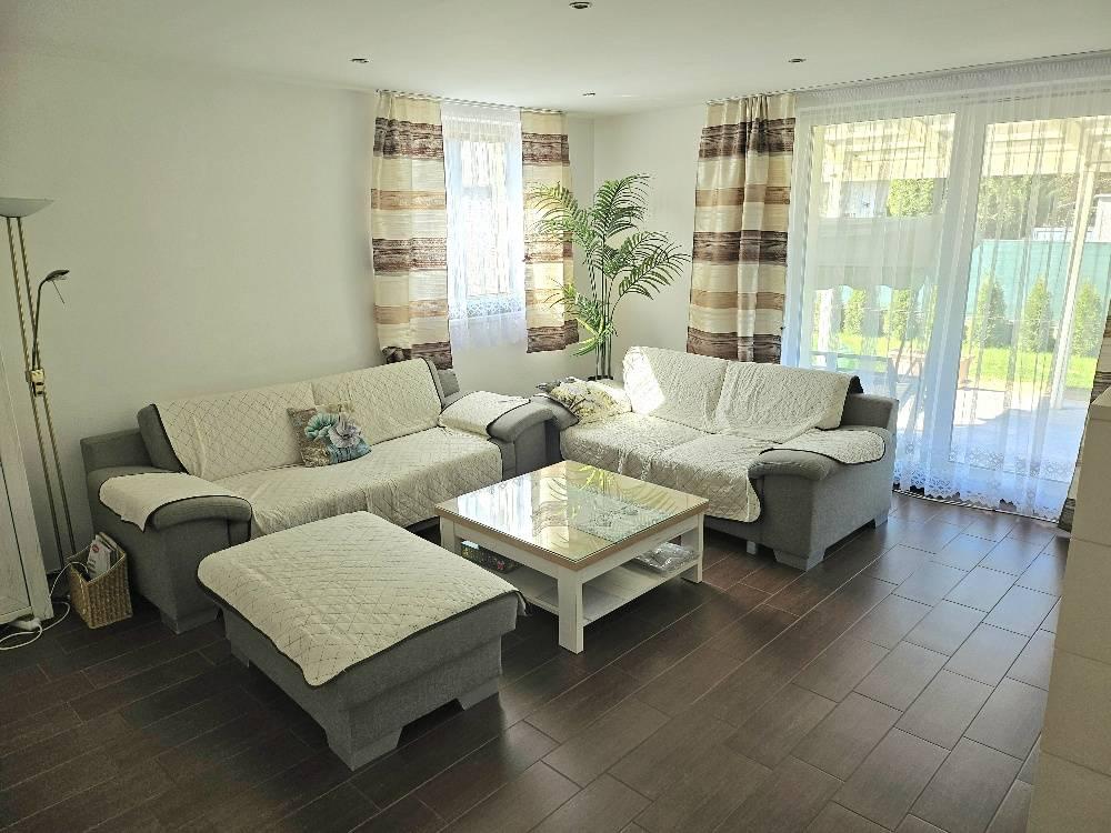 RODINNÝ DOM - PODLUŽANY - 4 IZBOVÝ -148 M2 NA POZEMKU 1049 M2