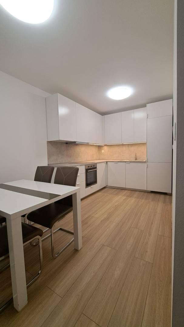 Prenájom 2 izbového bytu v novostavbe, Dubnica nad Váhom, 66 m2