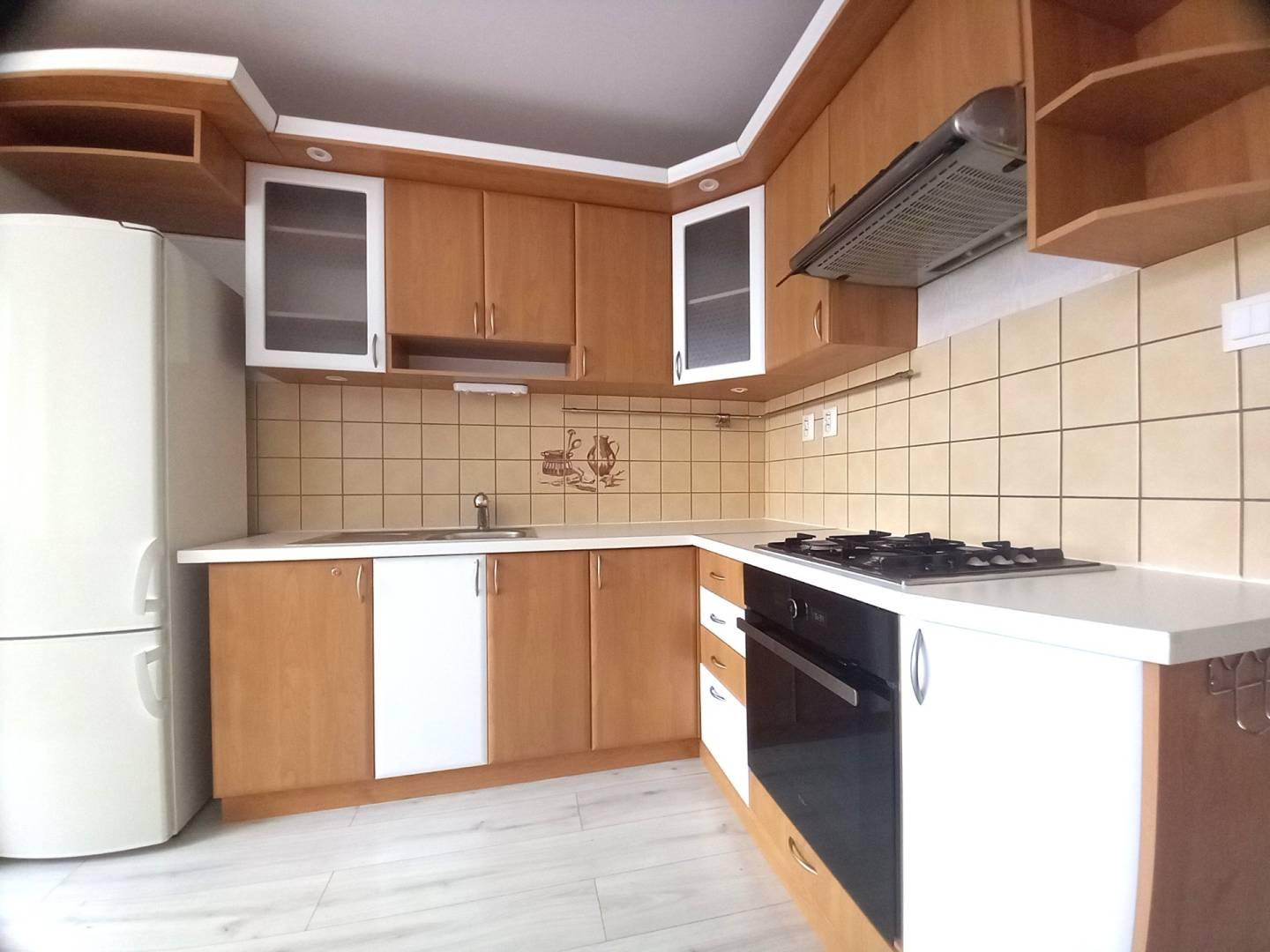 Na prenájom 4 izbový byt v centre Dubnice nad Váhom