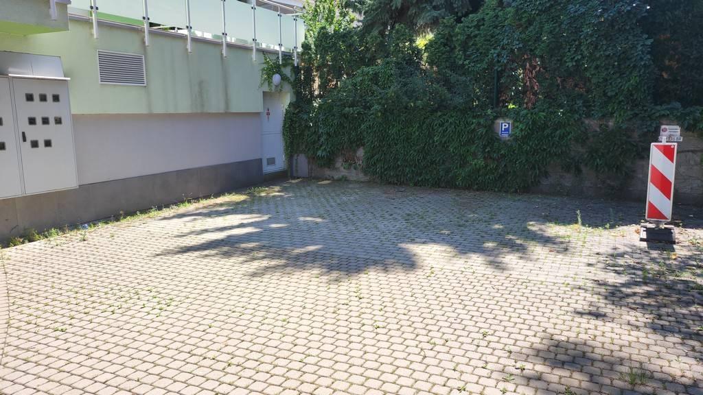 Prenájom parkovacieho miesta, Pod Párovcami-Piešťany