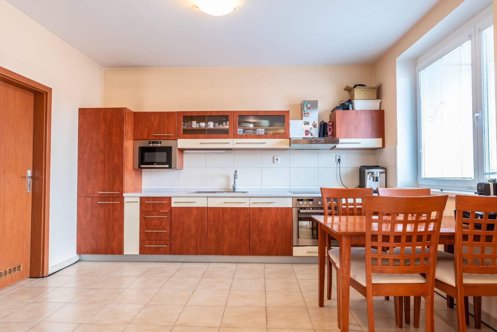 Krásny 2-izbový byt s lodžiou, 75 m²,Tomášikova ul, od 02/26