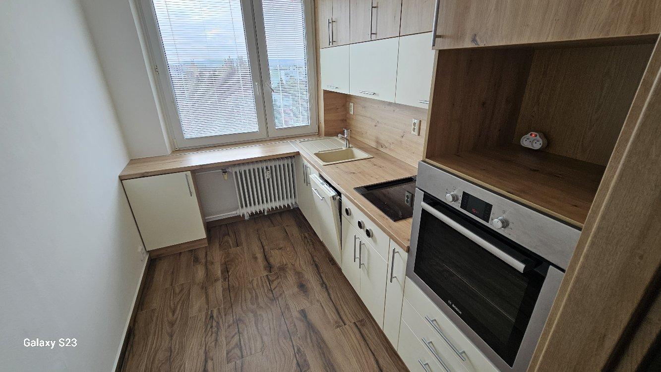 3 IZB BYT 60 M2 PIEŠŤANY, KOMENSKÉHO, KOMPLET REKONŠTRUKCIA