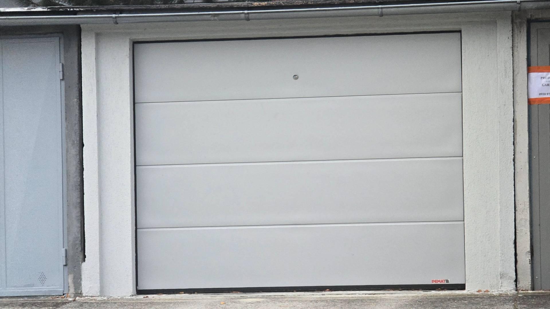 Výnimočná ponuka garáže s prístreškom pre dve autá v Piešťanoch