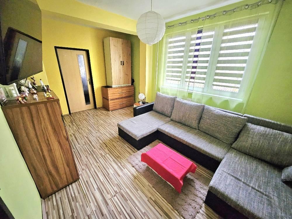 3 izbový byt Bánovce nad Bebravou / CENTRUM MESTA / LOGGIA / PIVNICA