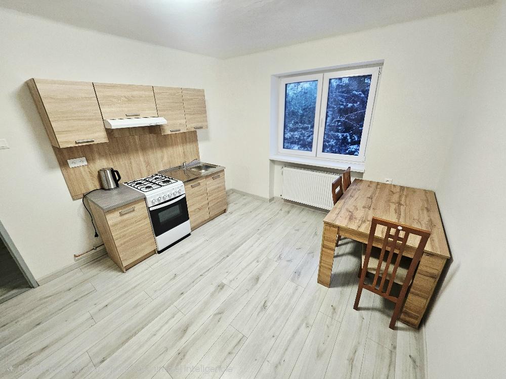 PRENÁJOM Bánovce nad Bebravou/ 2 IZBOVÝ BYT/SEVER/ ČIASTOČNE ZARIADENÝ