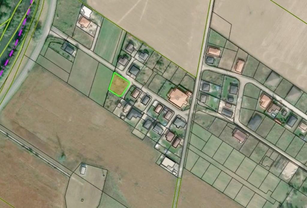 Slnečný stavebný pozemok 818m2, Sokolovce pri Piešťanoch