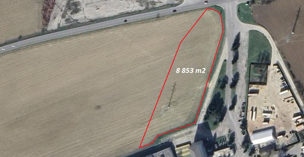 Stavebný pozemok o výmere 8 853 m2 - priemyselná zóna - Trenčianske Bohuslavice, okres Nové Mesto n/V