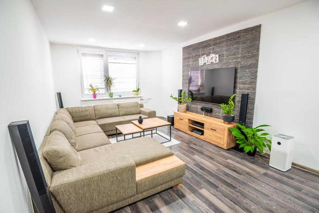 Na predaj 3-izbový byt s balkónom, 75 m², Cintorínska ulica, Šaľa - Veča