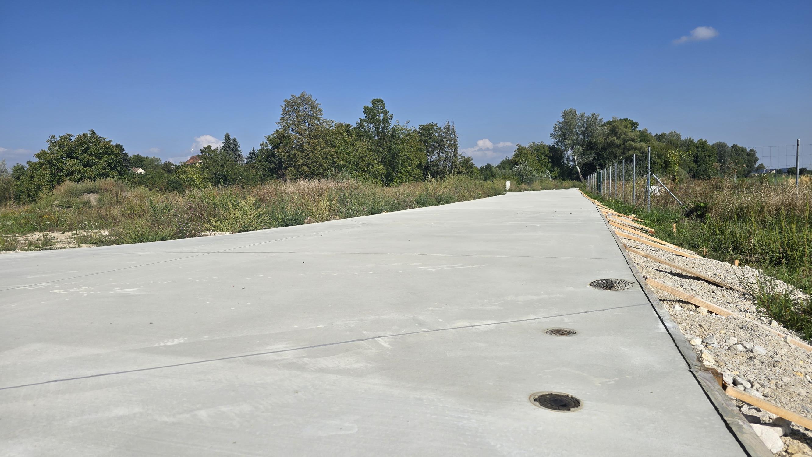 STAVEBNÝ POZEMOK 514 M² BOROVCE *VIDEO* /ELEKTRINA, VODA, KANALIZÁCIA/