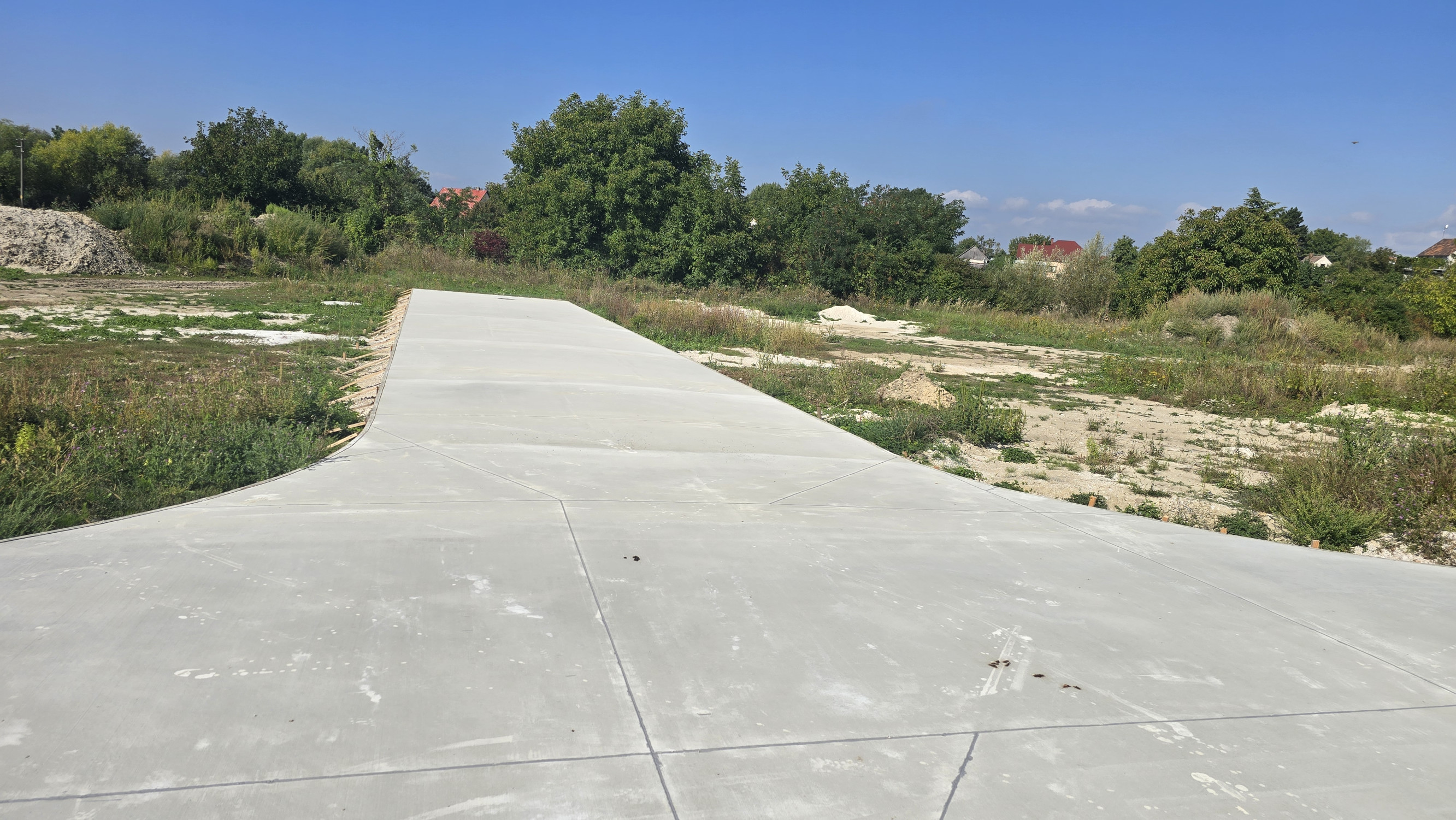 PREDAJ STAVEBNÝ POZEMOK 634 M² BOROVCE /VODA, ELEKTRINA, KANALIZÁCIA/