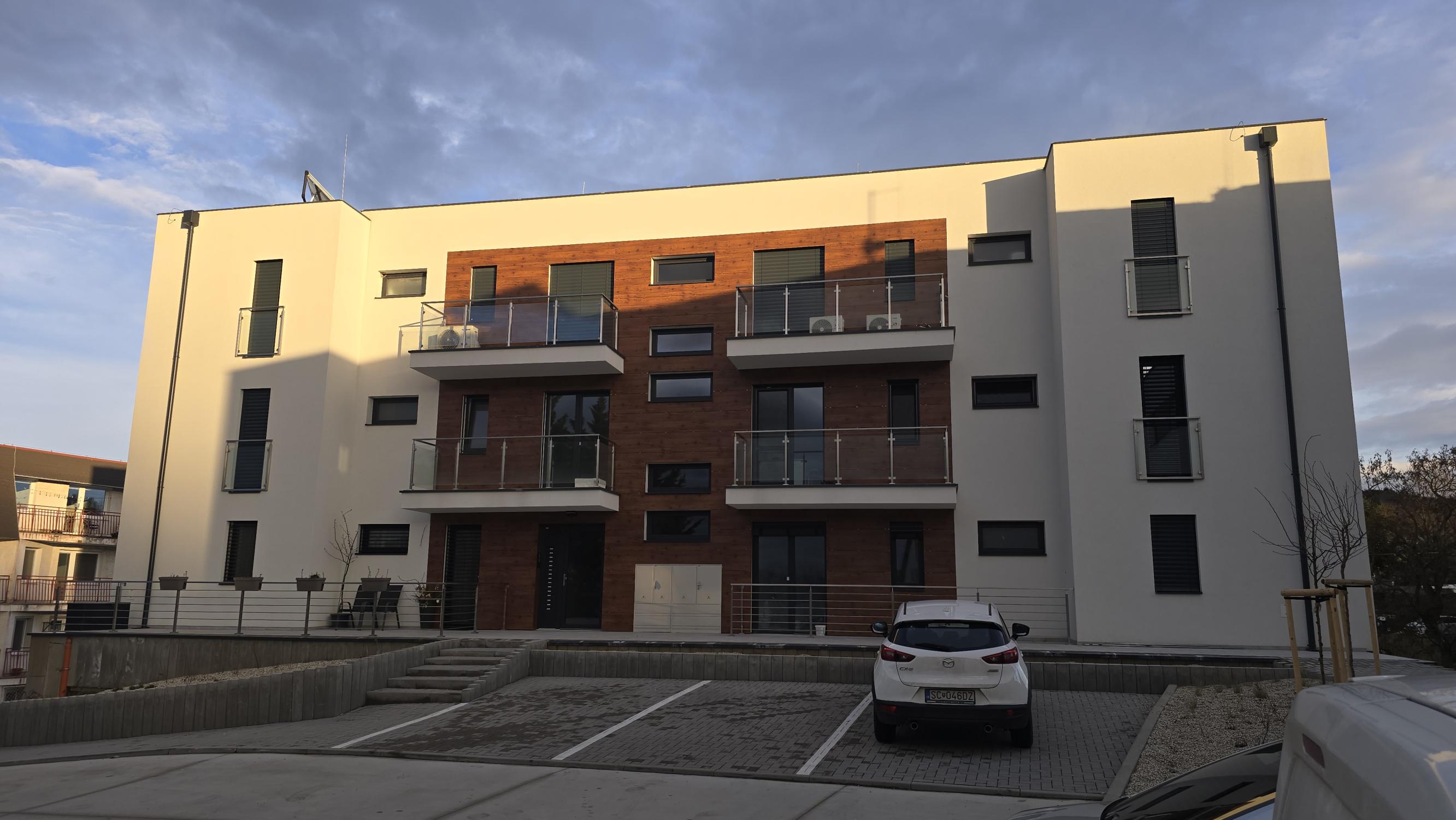 3 IZB BYT 69,29m² + balkón 5 m², novostavba *holobyt* BANKA