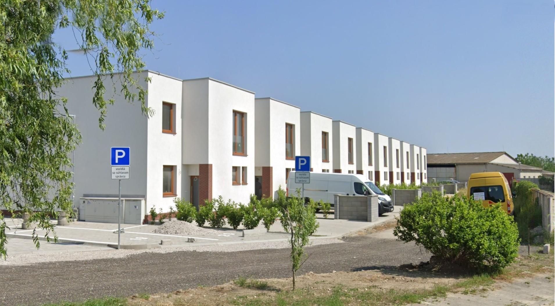 4 IZB. NOVOSTAVBA  RODINNÝ DOM S POZEMKOM 233 M2, NOVÁ DEDINKA