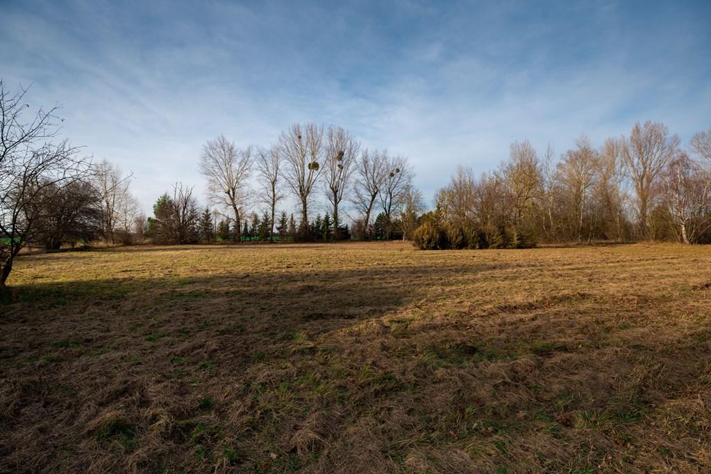 Predaj investičného pozemku - Stupava – extravilán-13 804 m²