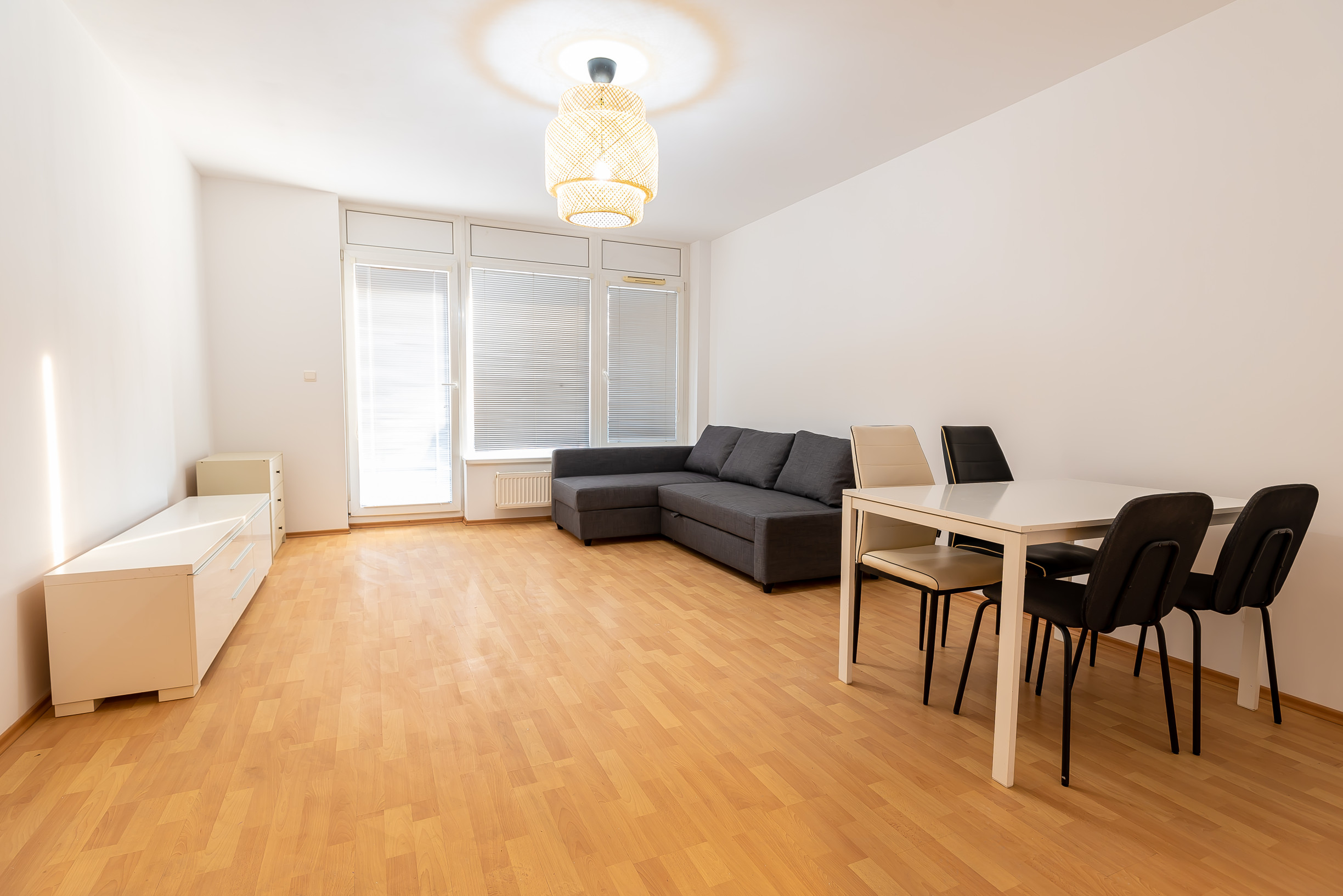 Luxusný 2-izbový byt + 2 balkóny, 73 m², garážové státie - Ružinov