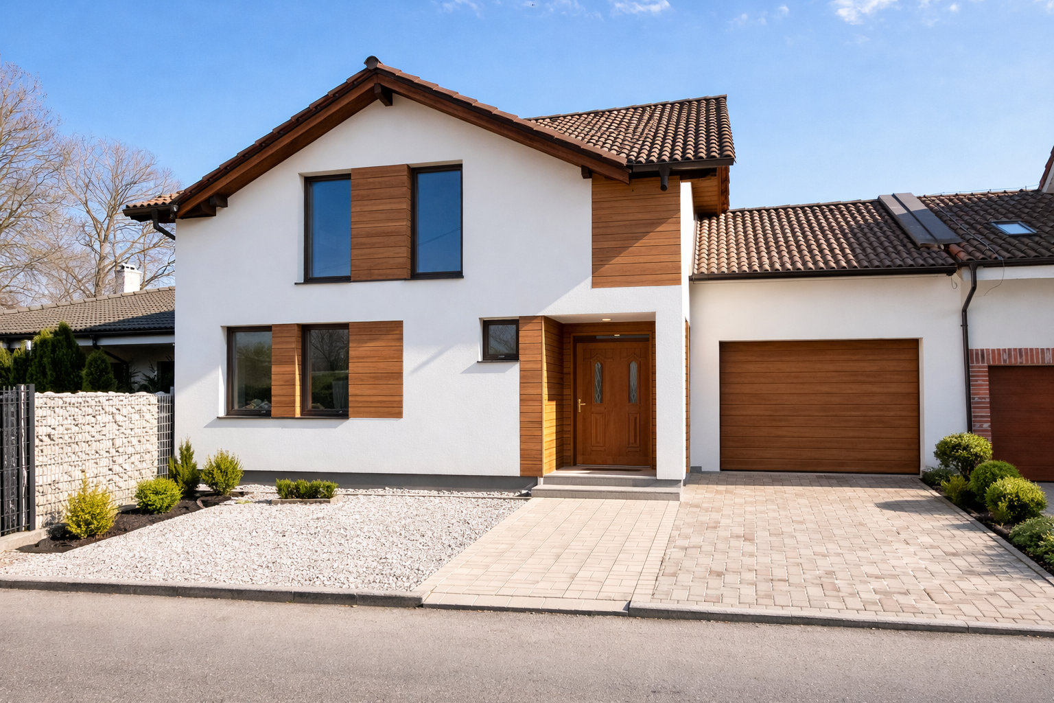 PRIESTRANNÝ RODINNÝ DOM MORAVANY N/V – UZAVRETÁ HRUBÁ STAVBA, GARÁŽ, VŠETKY SIETE