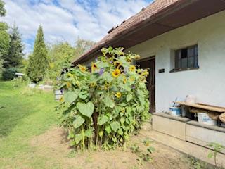 Romantická chalúpka na veľkom pozemku 2330 m2