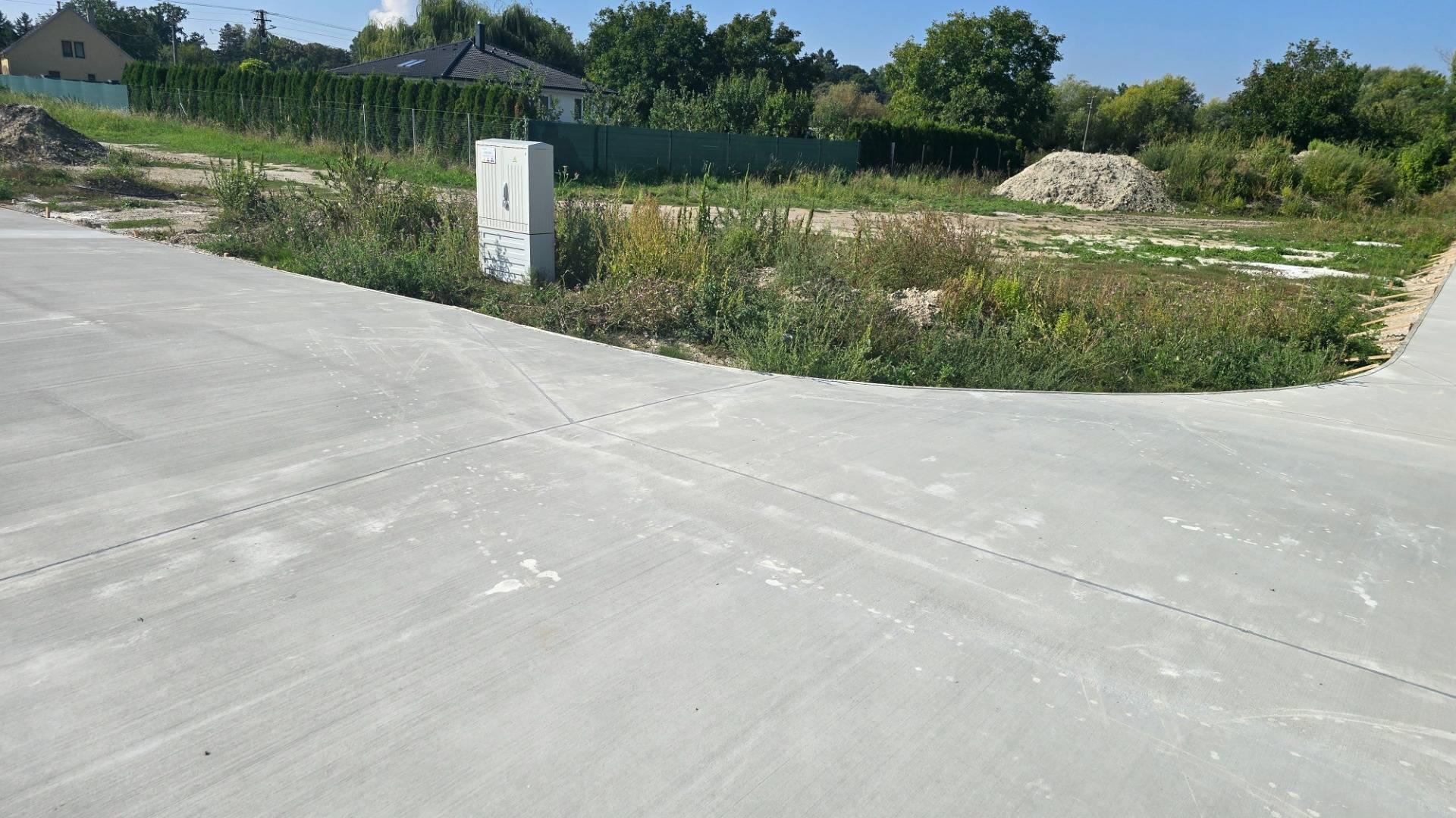 STAVEBNÝ POZEMOK 561 M² BOROVCE *VIDEO* /ELEKTRINA, VODA, KANALIZÁCIA/